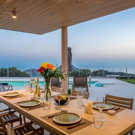 Aloni With 180° Seaview, Private Pool & Bbq, 2km From