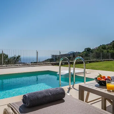 Aloni With 180° Seaview, Private Pool & Bbq, 2km From